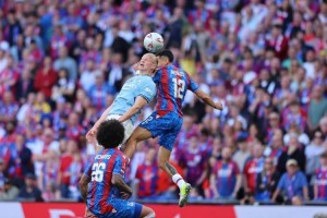 水晶宫后卫：我问哈兰德为什么不踢点球，他说马尔穆什也不错