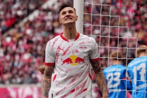 1.96米锋霸塞斯科争夺战白热化！阿森纳8000万镑目标恐遭沙特截胡？