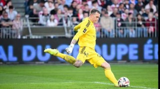 34岁老门神压哨转会！维拉截胡利兹联签下法甲功臣，大马丁离队倒计时？